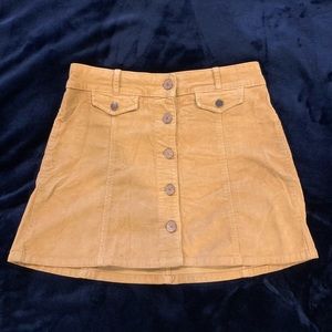 BDG yellow corduroy skirt!💫